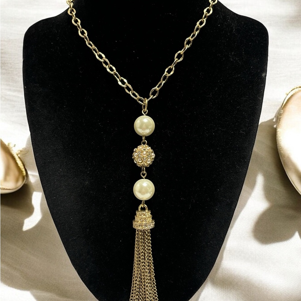 🌻Lia Sophia Gold Tone Faux Pearl & Crystal Tassel Necklace 30”+3”